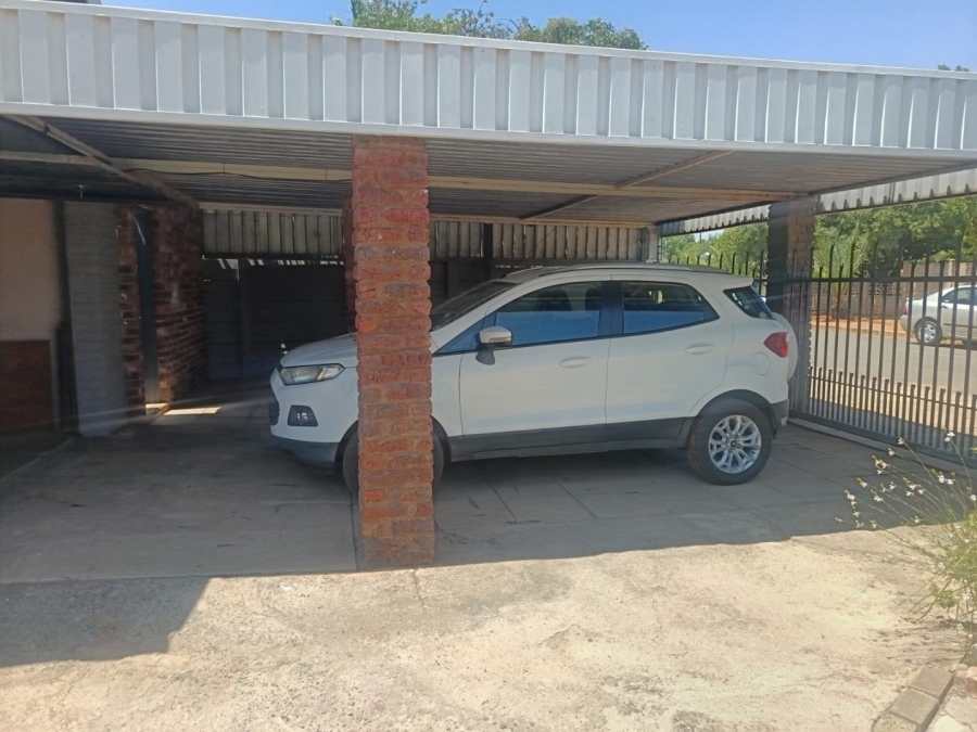 4 Bedroom Property for Sale in Carters Glen Northern Cape